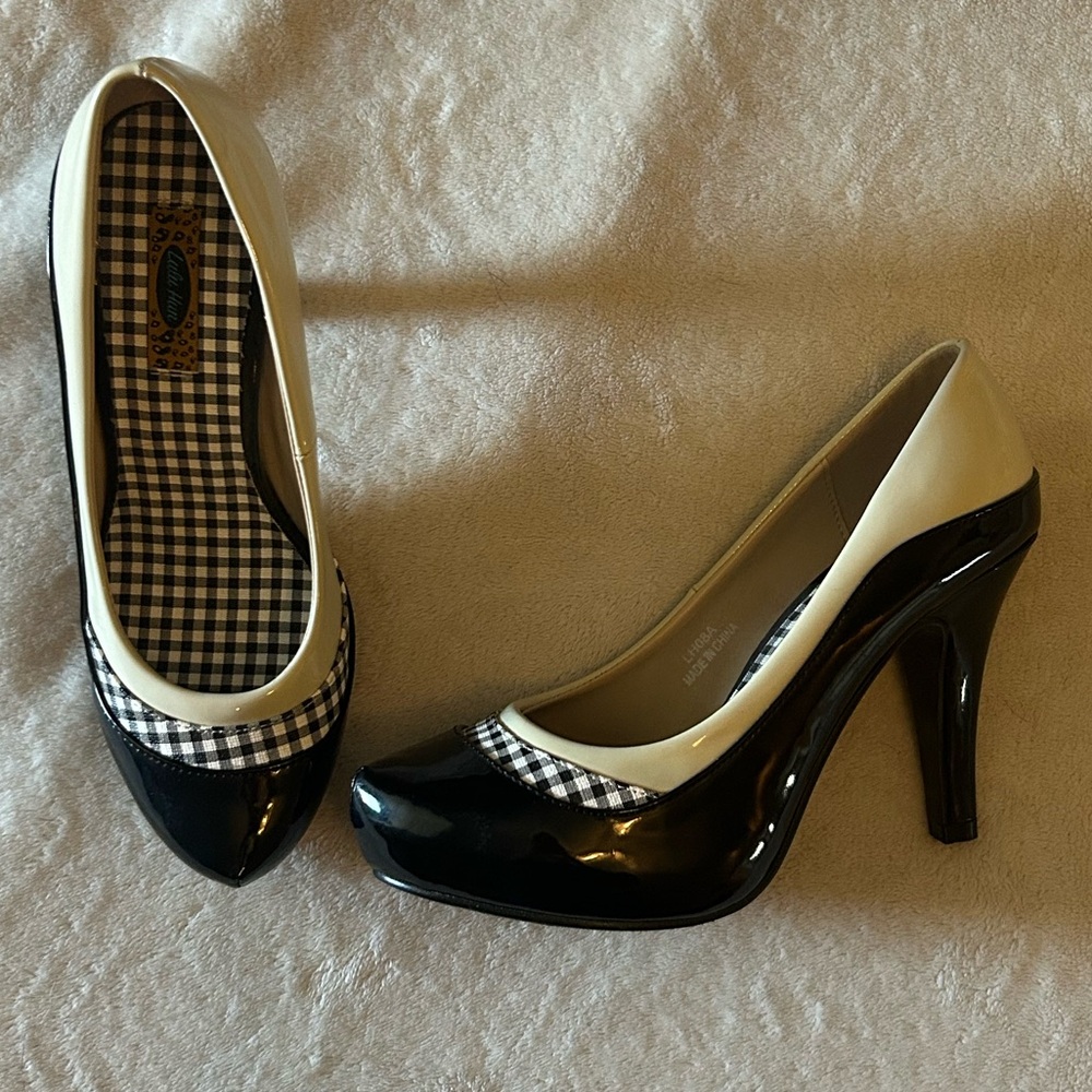 NWOT Lulu Hun Black and White Heels